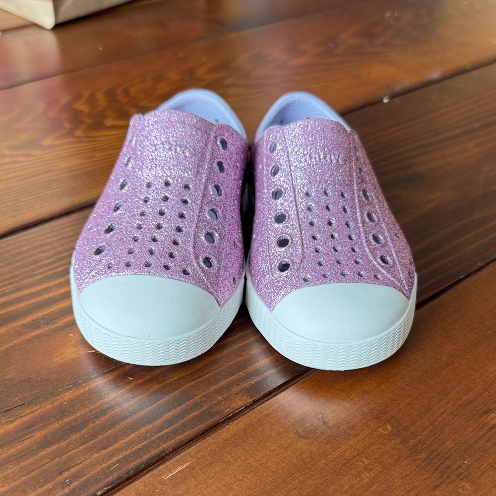 Native Jefferson purple glitter size C7